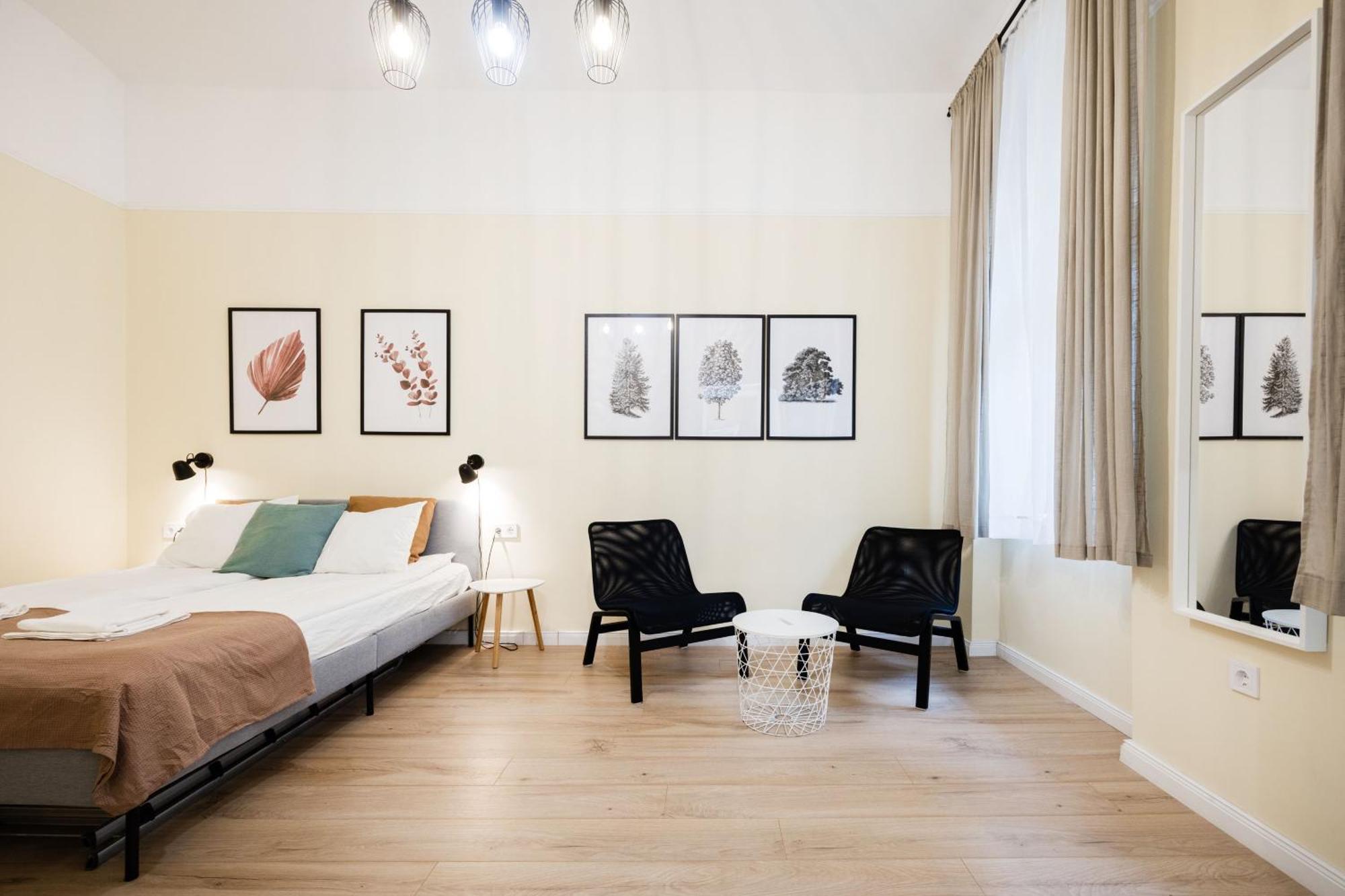 Apartment Perfectly Compact - Two Bedrooms With Ac & Parking *