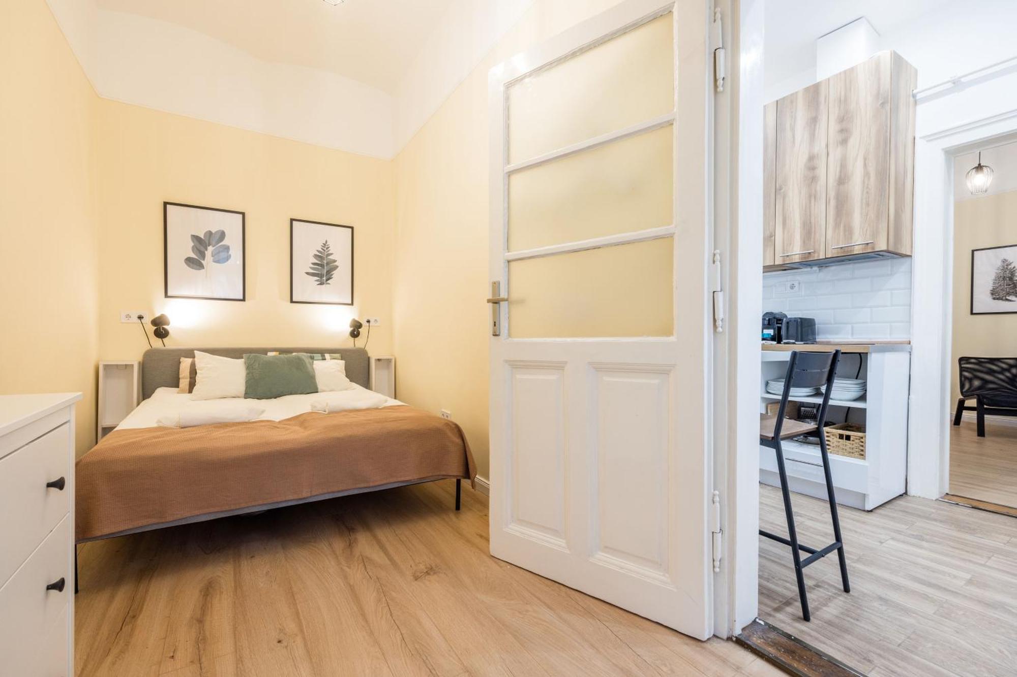 Perfectly Compact - Two Bedrooms With Ac & Parking *