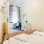 Perfectly Compact - Two Bedrooms With Ac & Parking