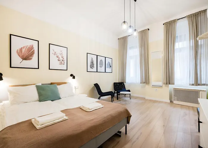Perfectly Compact - Two Bedrooms With Ac & Parking
