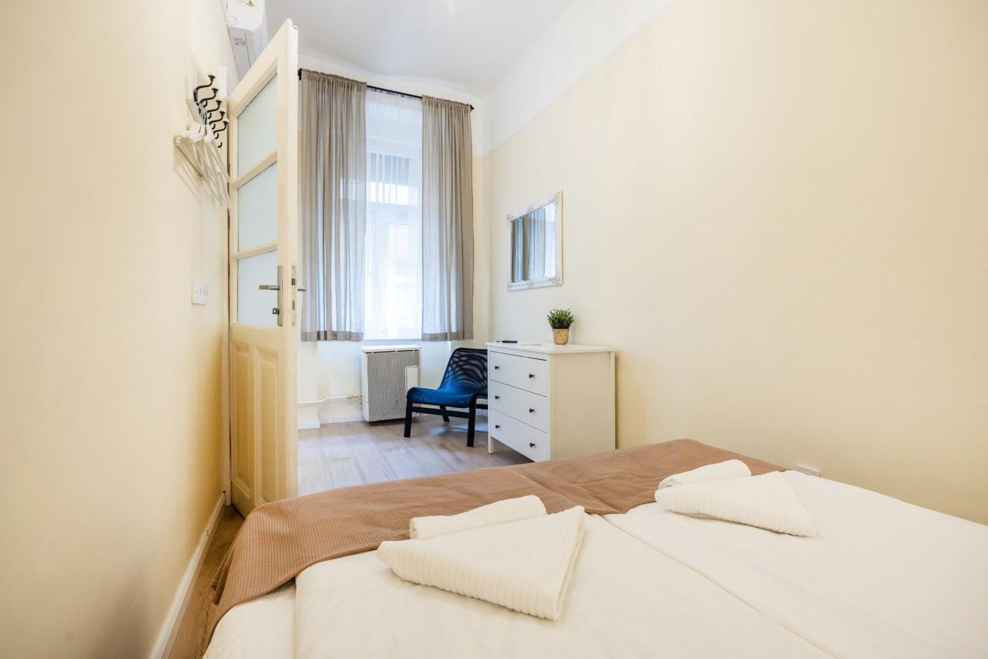 Perfectly Compact - Two Bedrooms With Ac & Parking Appartement *