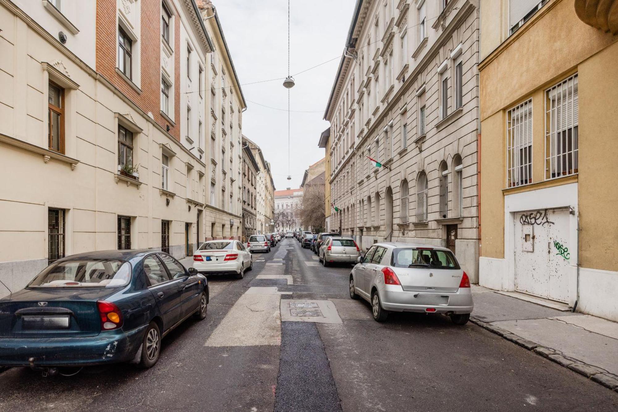 Appartement Perfectly Compact - Two Bedrooms With Ac & Parking