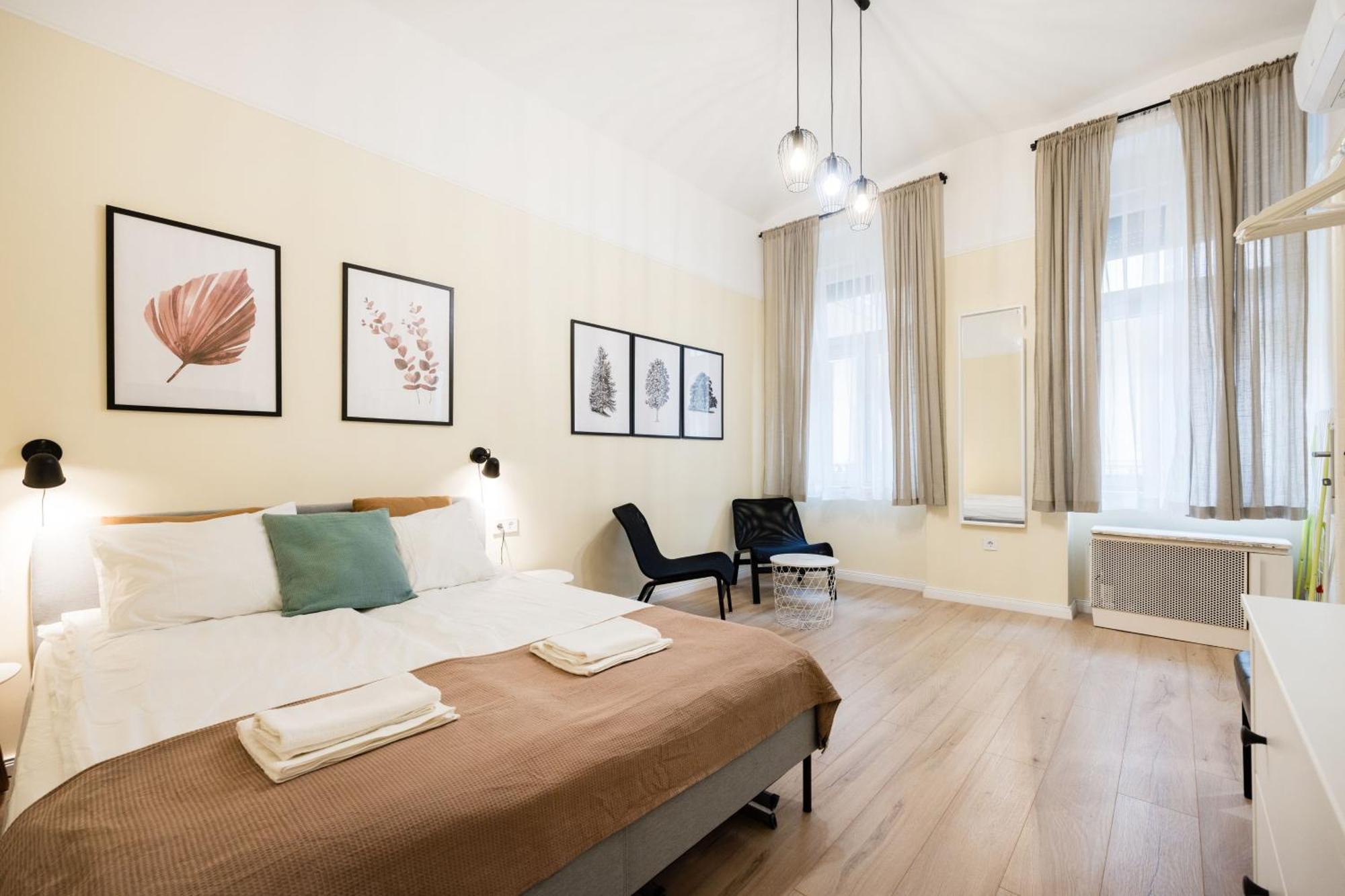 Perfectly Compact - Two Bedrooms With Ac & Parking * Budapest